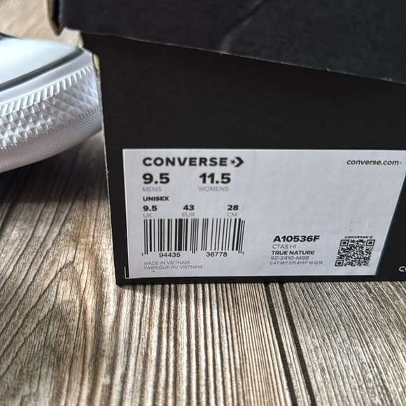 Converse High Tops sneakers green White 9.5 men’s 11.5 woman’s true nature NEW - Picture 5 of 6